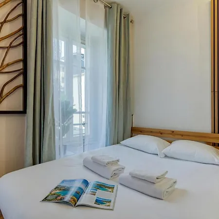 Chez Aline Chic Central Chamonix 1Br W/ Brevent Views - Happy Rentals Chamonix
