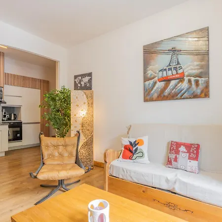 Chez Aline Chic Central Chamonix 1Br W/ Brevent Views - Happy Rentals